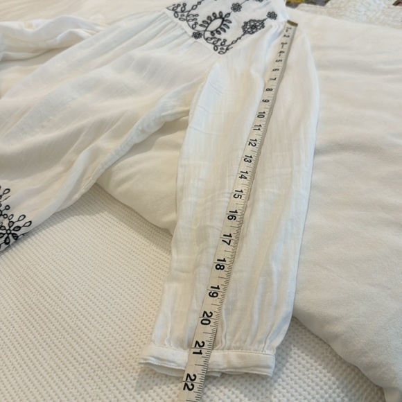 Lucky Brand Blouse, White Flowy with Navy Detail | Size M - Picture 12 of 12